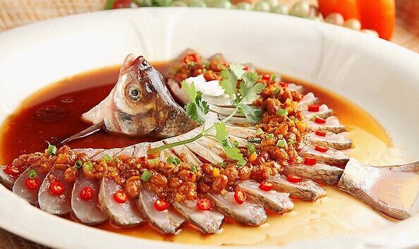 如果你是餐飲老板，如何吃下這700億的年夜飯？