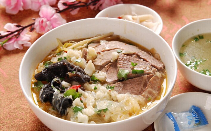 特色美食被“標(biāo)準(zhǔn)化”背后的思考：同質(zhì)化問題怎么破？