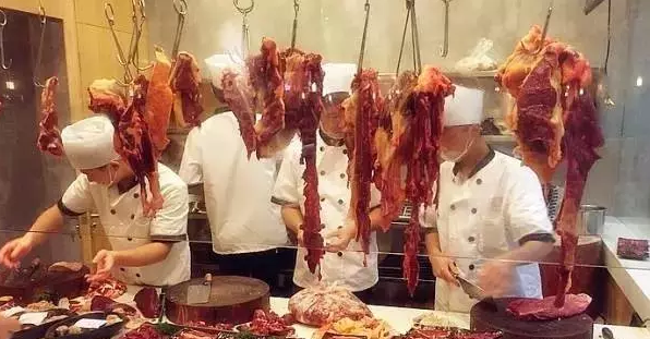 11月6日，“哞哞叫”和深圳名廚委員會的大師共同見證“?！钡膫髌?></a>
          <div> <a href=