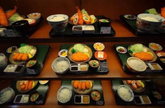 “展望2017”日本快餐業(yè)是齊頭并進(jìn)，還是互爭(zhēng)雄長(zhǎng)？|餐飲界