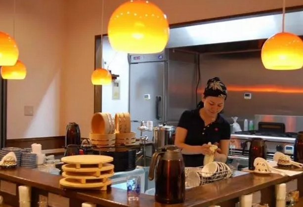 一人玩轉一家餐廳！這位日本女工程師把效率和眾包發(fā)揮到了極致