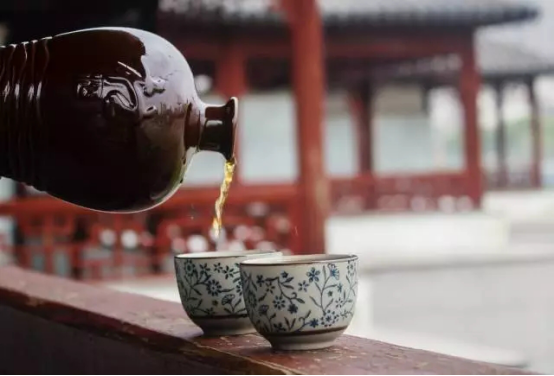 耘林黑杜酒拔草：百年工藝，古法釀造果然名不虛傳！|餐飲界