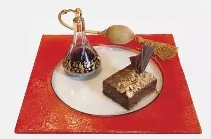 美國紐約曼哈頓出現(xiàn)最貴甜品，真心吃不起！|餐飲界
