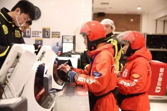 堂食向左、外賣向右，餐飲人正在被撕裂......你在哪邊？