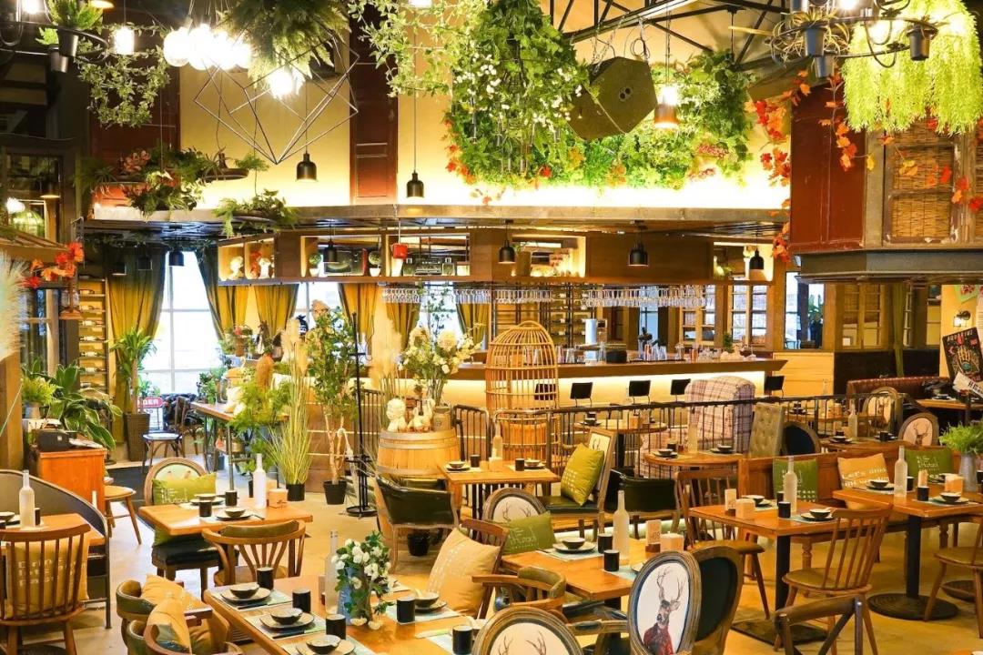 胡桃里上線加拿大，是“中國(guó)版Hard Rock Cafe”還是“新版音樂餐吧” | 餐見|餐飲界