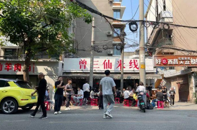 日營(yíng)業(yè)額2萬的米線店，有哪些過人之處？|餐飲界